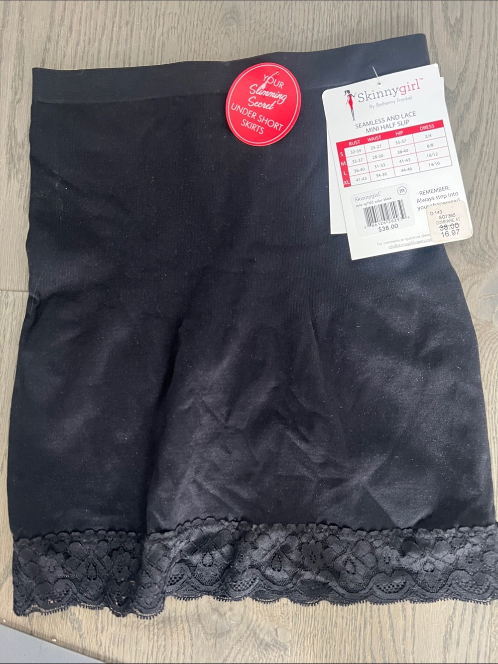 NWT Skinnygirl Seamless Lace Mini Half Slip - Black Medium
